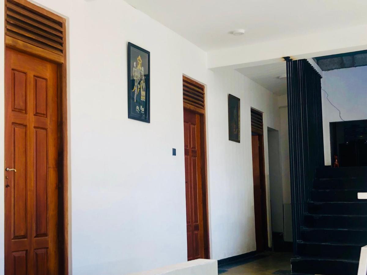ViNiSH iNN Nallathanniya Ngoại thất bức ảnh